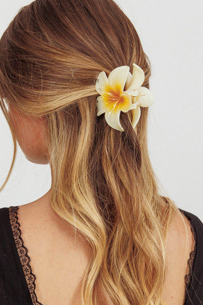 Ayni Frangipani Claw Clip Yellow
