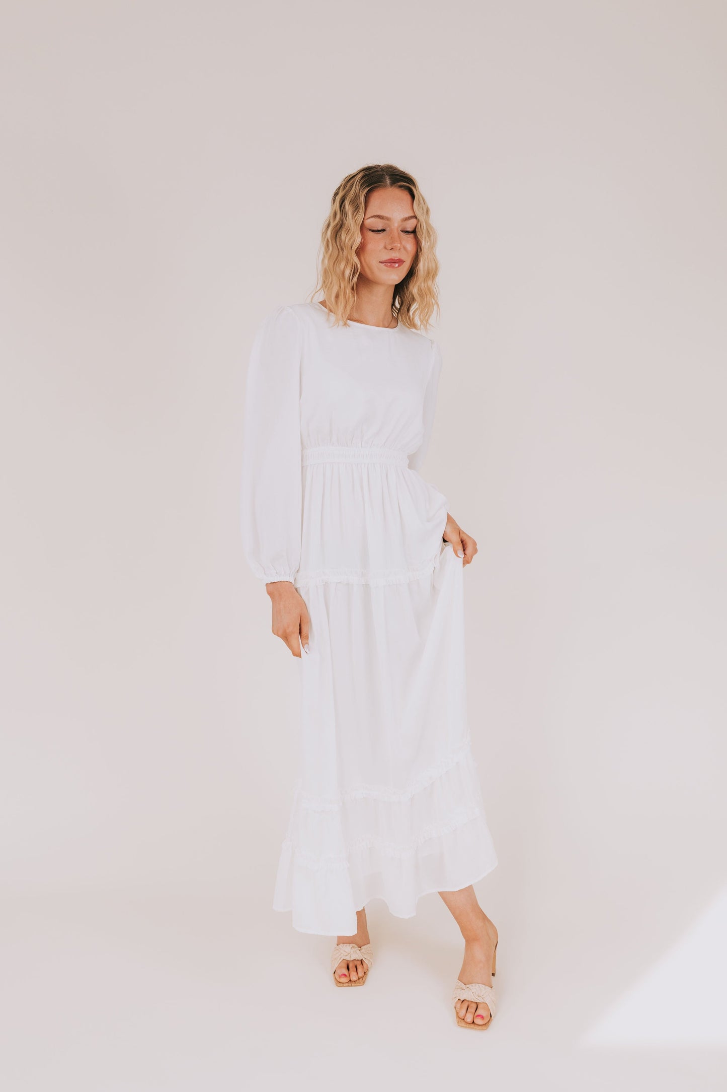 The White: Monica