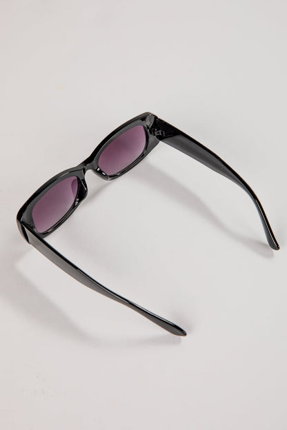 Better Than I Imagined Black Oval Sunglasses
